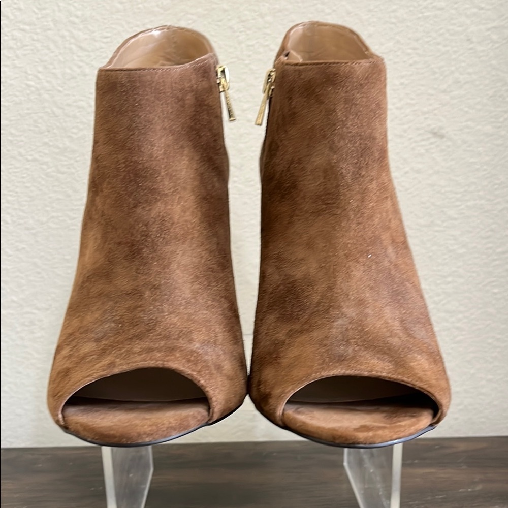 Ann Taylor Brown Heeled Boots with Stiletto Heel and Peep-Toe Design - Picture 4 of 11
